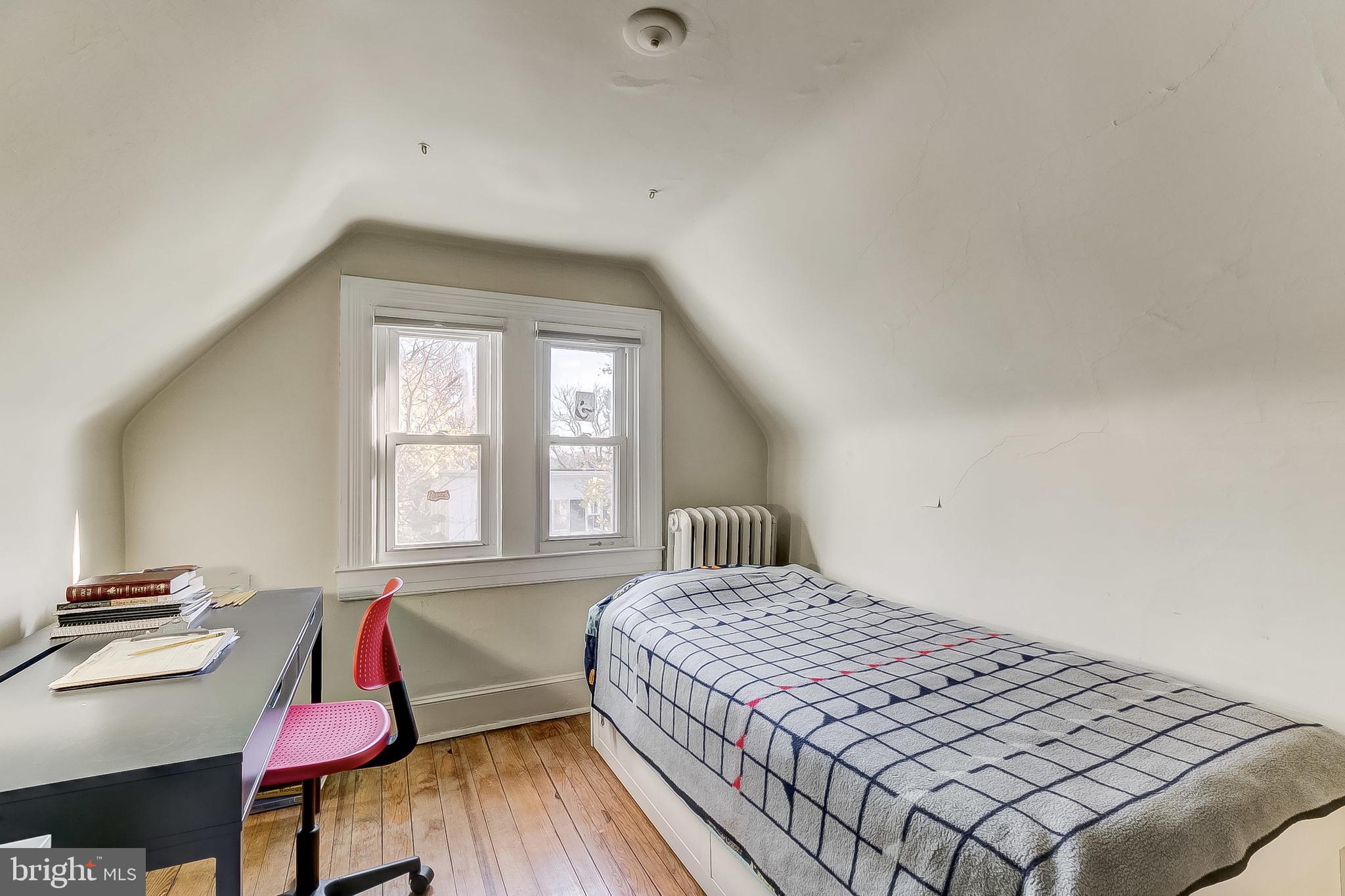 ROLAND PARK - Residential