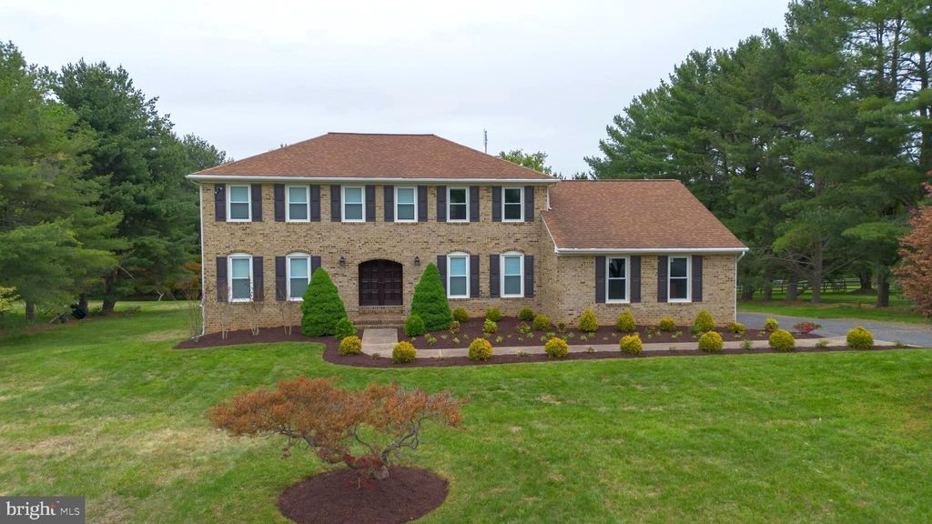 Photo of 20809 Merle Drive, GAITHERSBURG, MD 20882 (MLS # MDMC2230994)