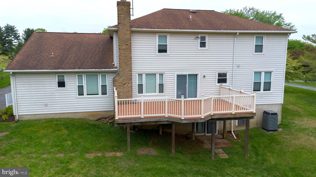 Photo of 20809 Merle Drive, GAITHERSBURG, MD 20882 (MLS # MDMC2230994)