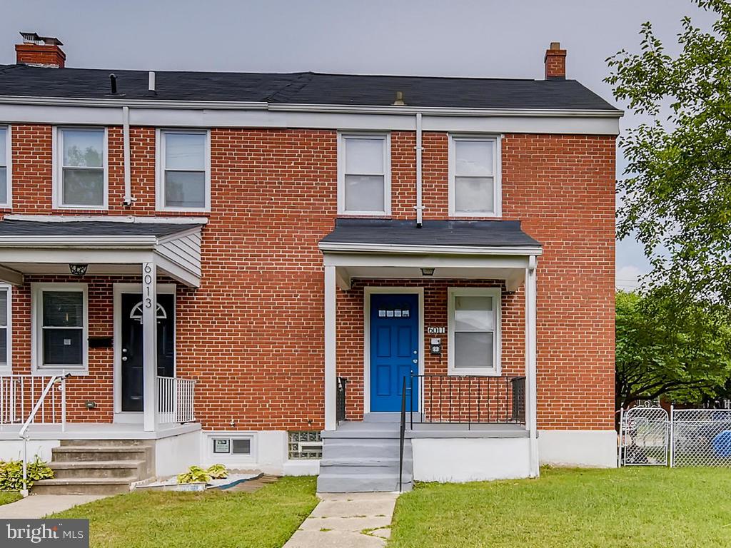 There comes a time in life when you know you're ready to treat yourself to the best. Look no further. This Location and This Home are what everyone wants. The Location is old world residential, quiet, well kept and makes you proud to say you live here. The Home is an end unit with more space and more outdoor area. The Home has been completely renovated that gives you modern, open living spaces. The kitchen is amazing in its space, the beautiful granite countertops, even on the island. The Stainless Steel appliances are the latest in convenience and luxury. I hope you are a cook, wait until you see the stove! Off the kitchen is your back porch that overlooks the fully fenced yard and the private 2 car space driveway parking. Back inside, it's time to go downstairs to the walk out level family room, with a second full bath AND laundry area. This place is bright, modern, new and ready for YOU. Be sure to check out the virtual tour.