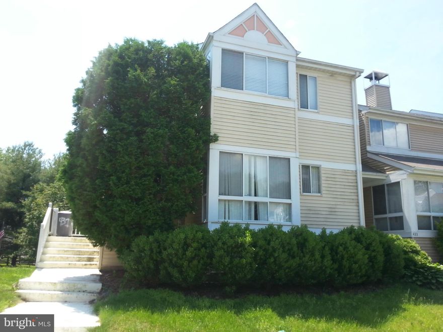 Beautiful end unit with hardwood floors throughout the main and upper level, granite counters in the kitchen and bathrooms, a finished basement club room with lots of light, a working fireplace, and access to the yard. Master bedroom has walk-in closet and en-suite bathroom. LANDLORD WILL PAINT WHEN LEASE IS SIGNED. $50 OFF MONTHLY RENT IF YOU WOULD LIKE TO PAINT WALLS OR LEAVE AS IS