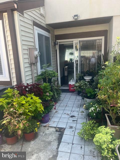 2425 ARBOR COURT