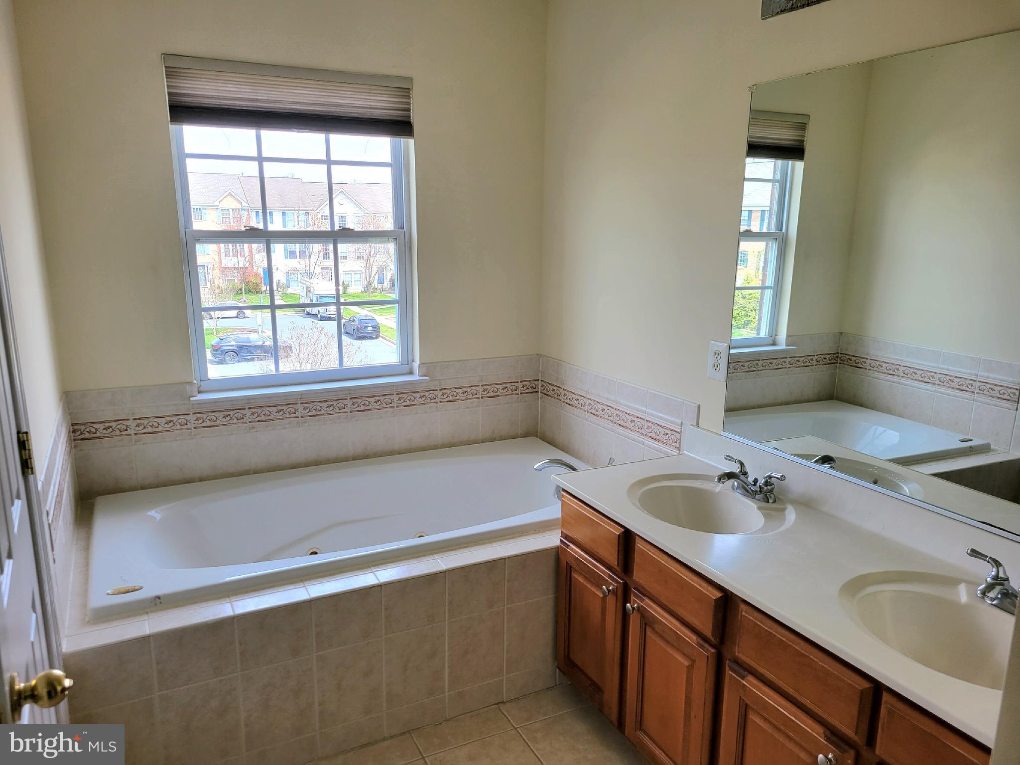 EATON SQUARE - Residential Lease