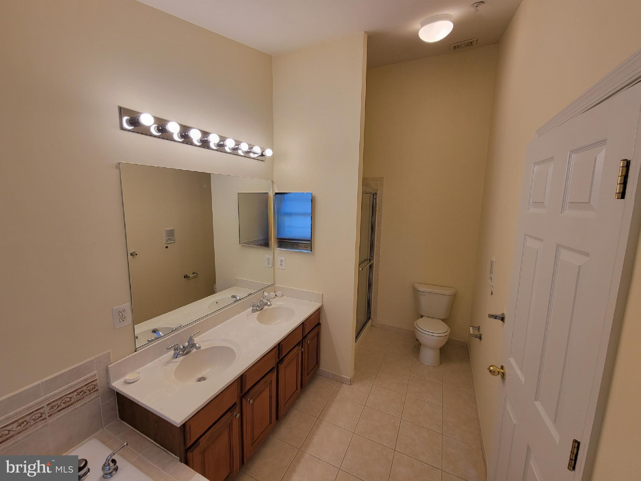 EATON SQUARE - Residential Lease