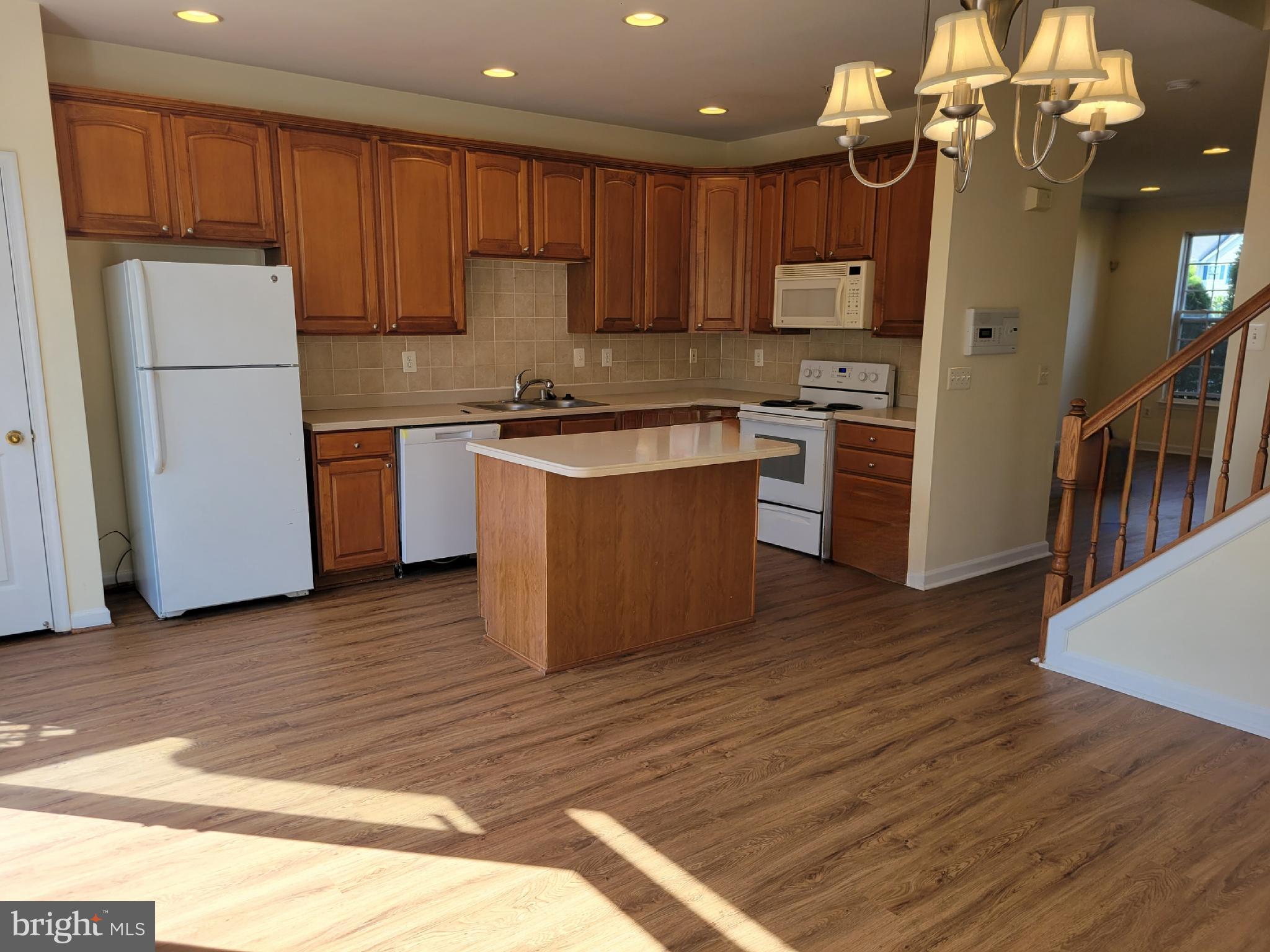 EATON SQUARE - Residential Lease