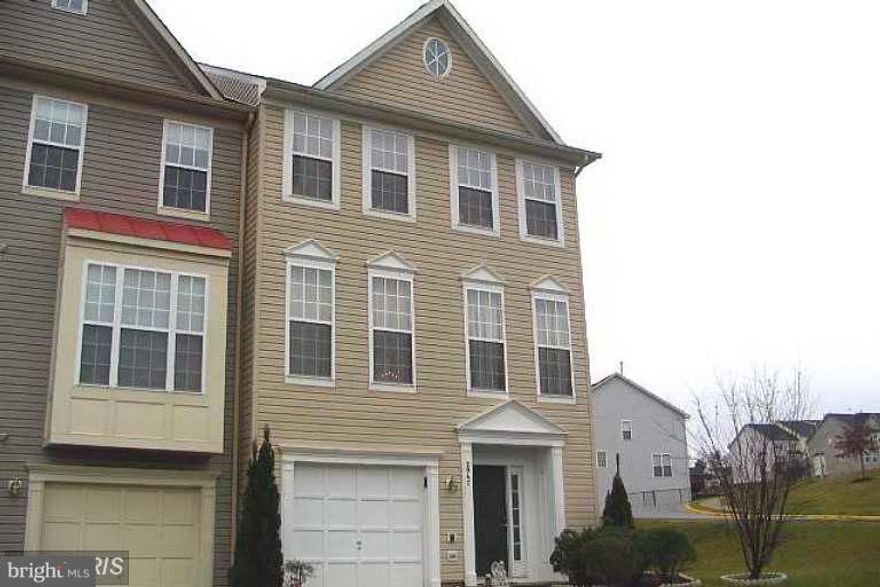 Beautiful Town Home in Markham's Grant. 3 Bedrooms. Walkout basement. End unit with 1 car garage. Recently painted. Brand new carpet in basement. Harwood floors. HOA with pool access included in rent. Pets accepted on case by case basis with a refundable deposit. Washer/Dryer "as is". Move-in ready. Must provide renters insurance upon move in.