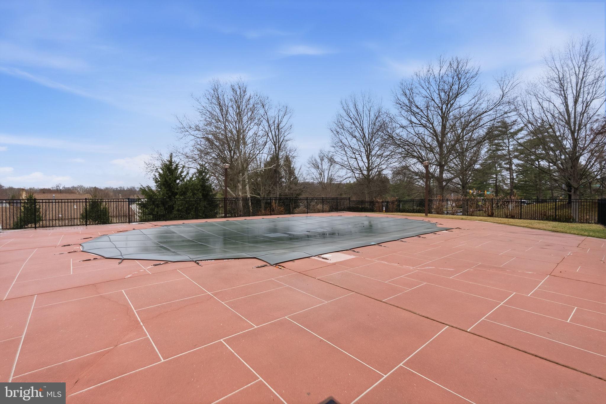 CROWN POINTE - Residential