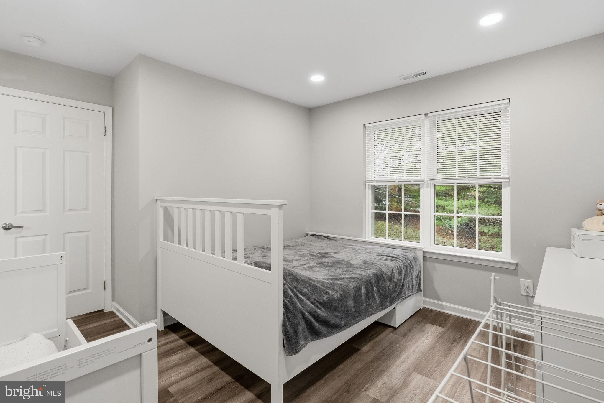 CROWN POINTE - Residential