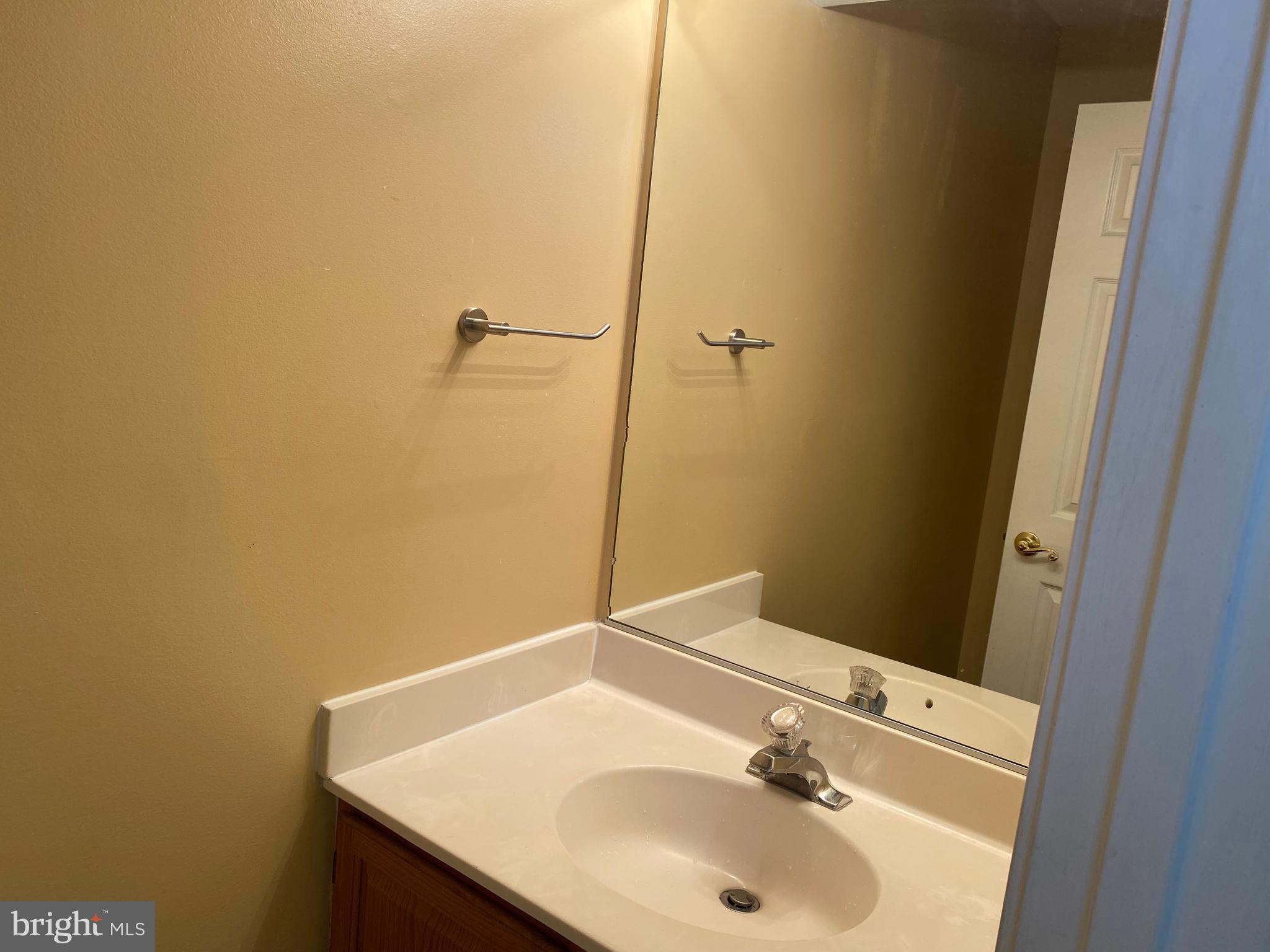 NOTTINGHAM WOODS - Residential Lease