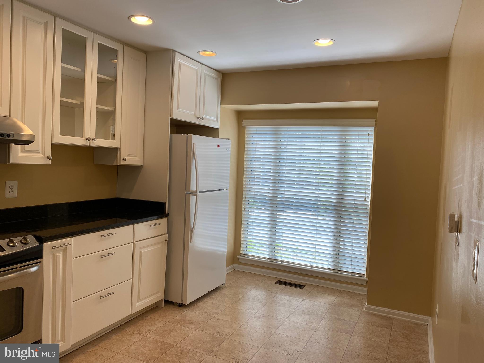 NOTTINGHAM WOODS - Residential Lease