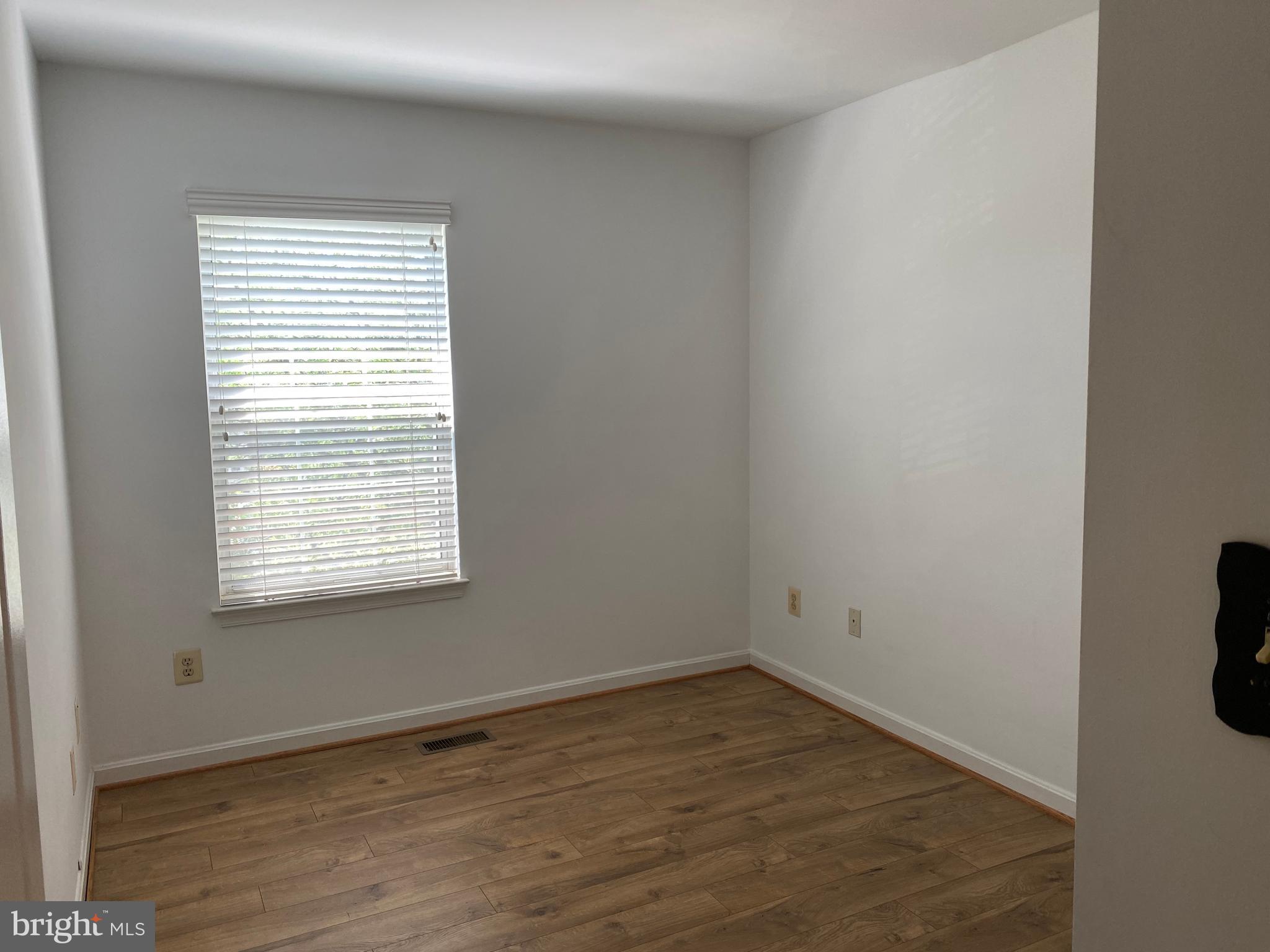 NOTTINGHAM WOODS - Residential Lease