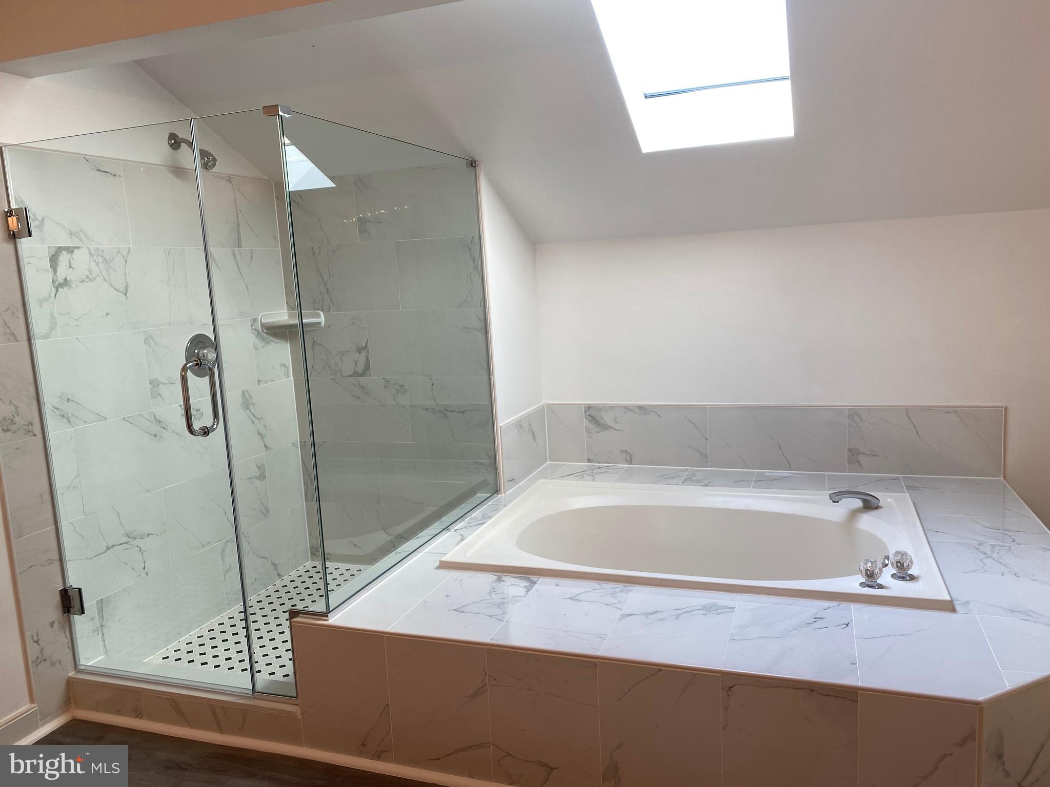 NOTTINGHAM WOODS - Residential Lease