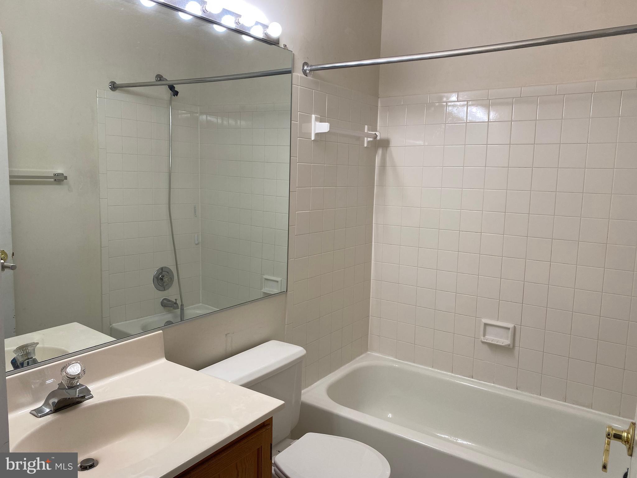 NOTTINGHAM WOODS - Residential Lease