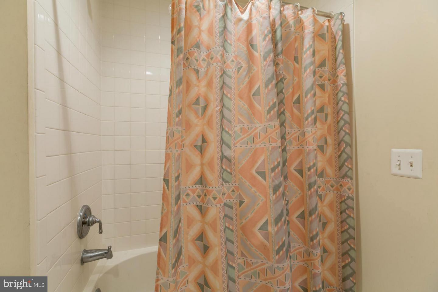 TYSONS VILLAGE - Residential Lease