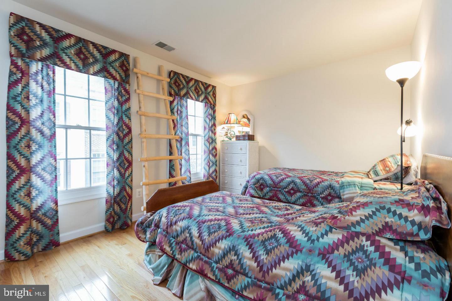 TYSONS VILLAGE - Residential Lease