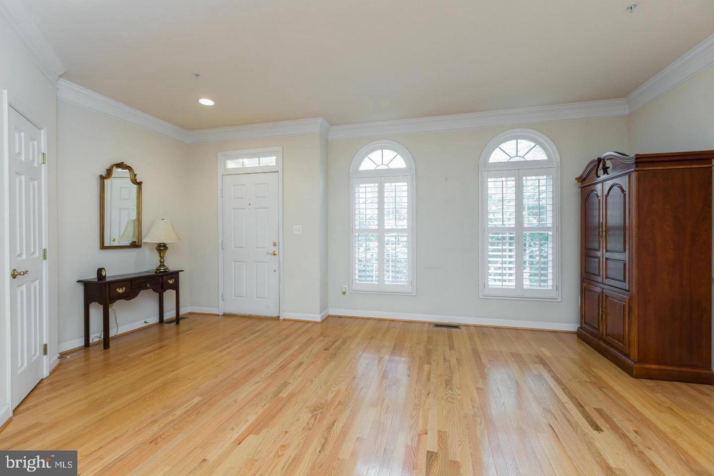 TYSONS VILLAGE - Residential Lease