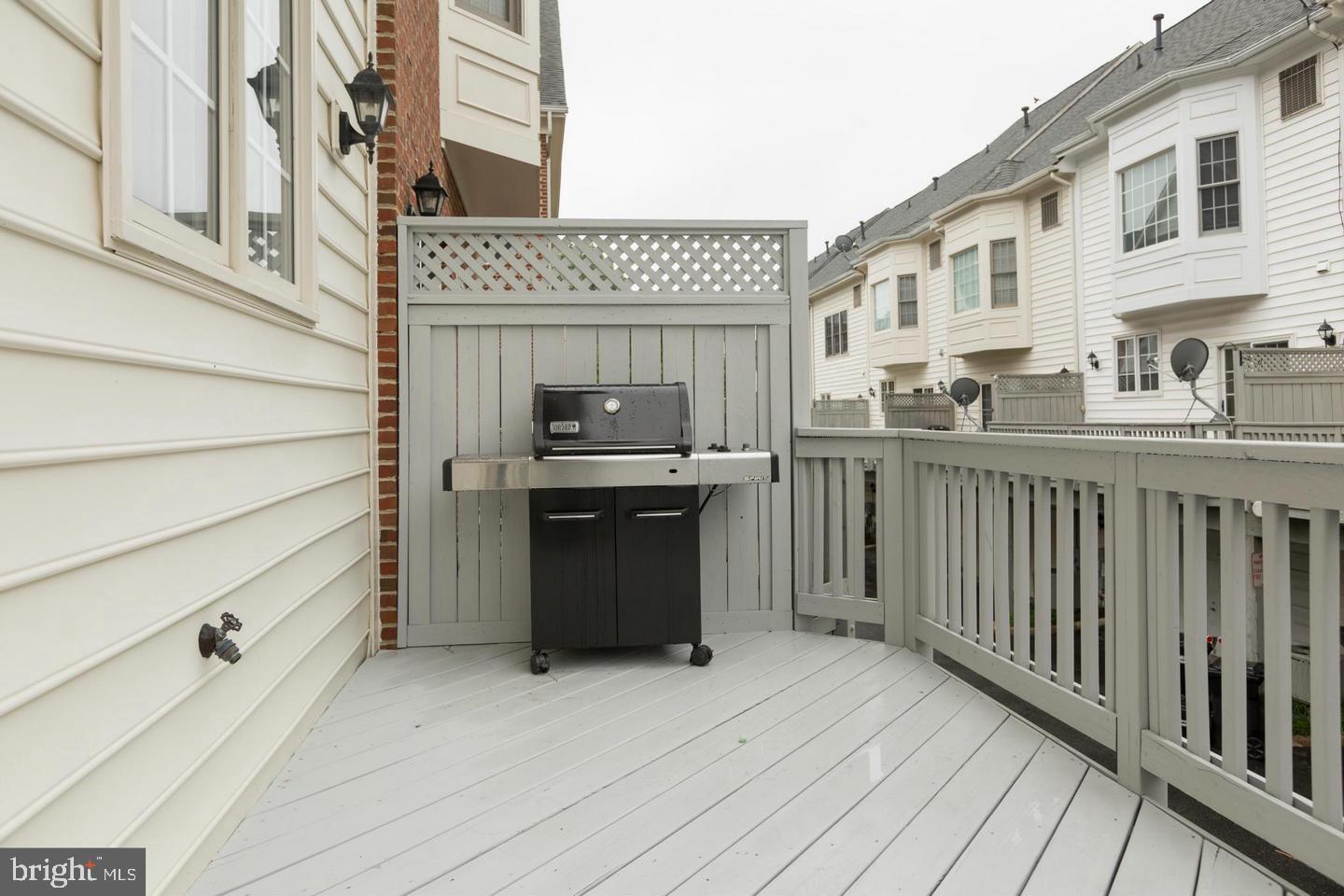 TYSONS VILLAGE - Residential Lease