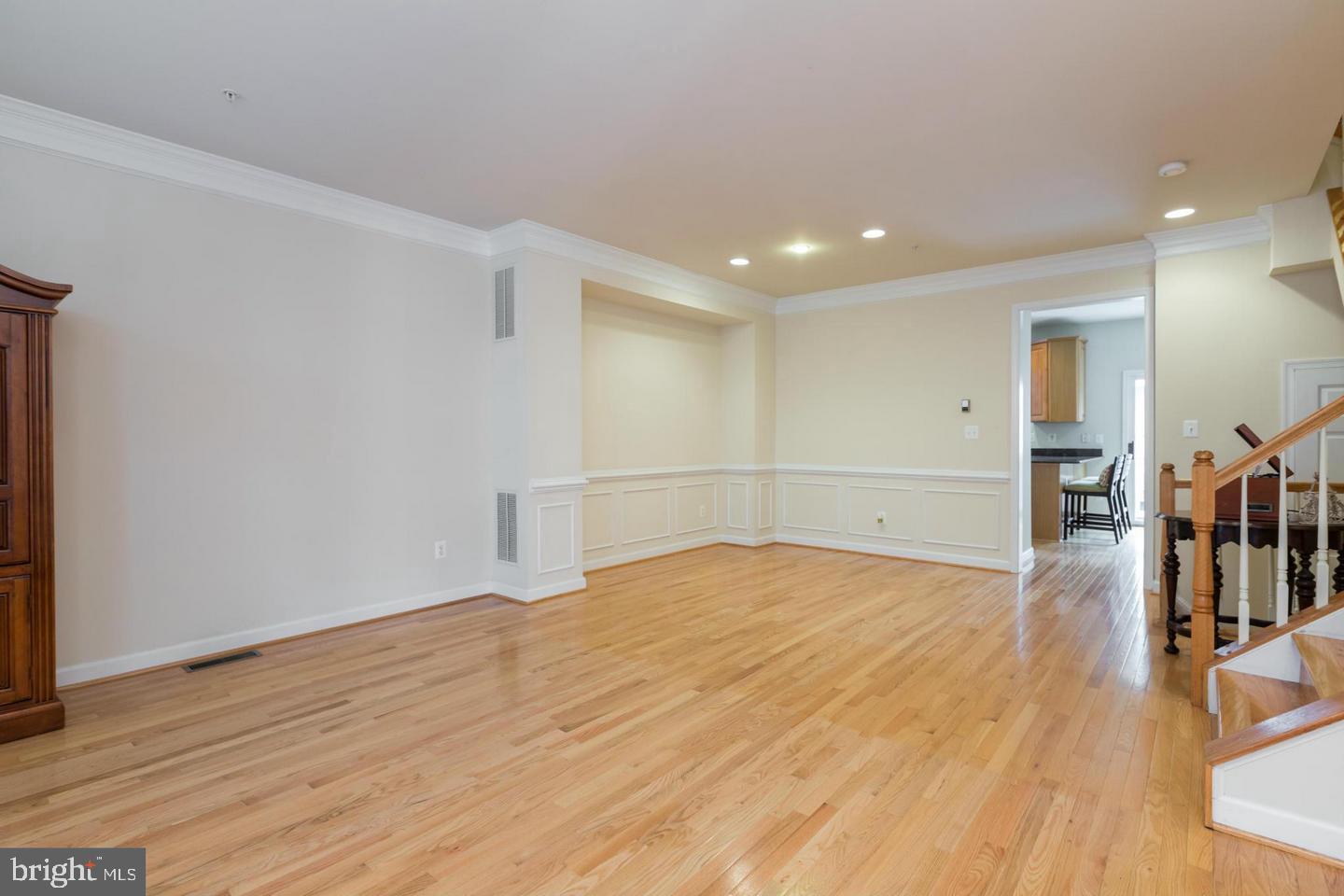 TYSONS VILLAGE - Residential Lease