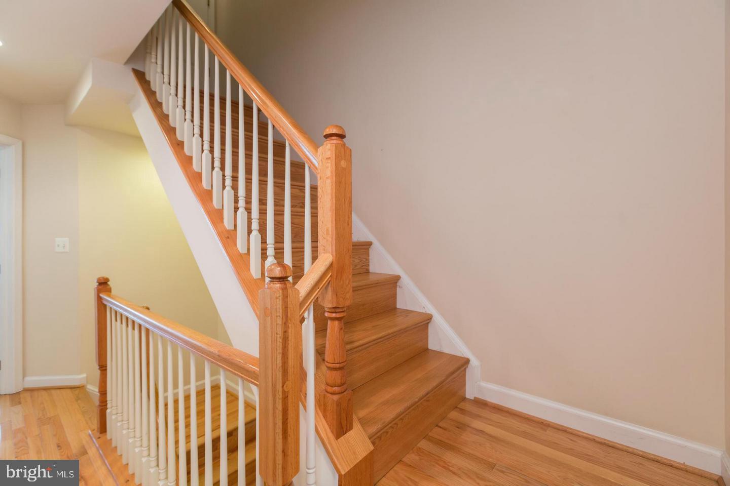 TYSONS VILLAGE - Residential Lease