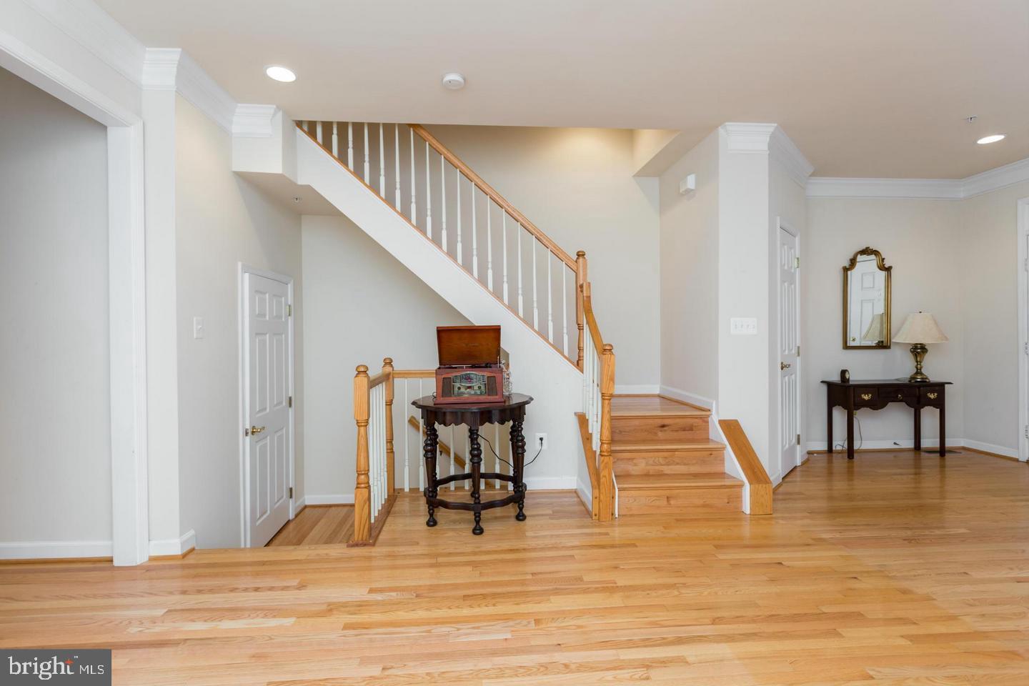 TYSONS VILLAGE - Residential Lease