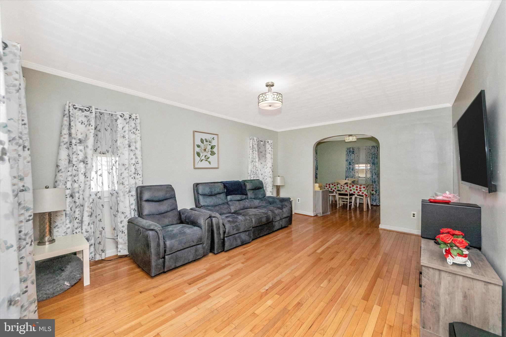 3924 NICHOLSON STREET