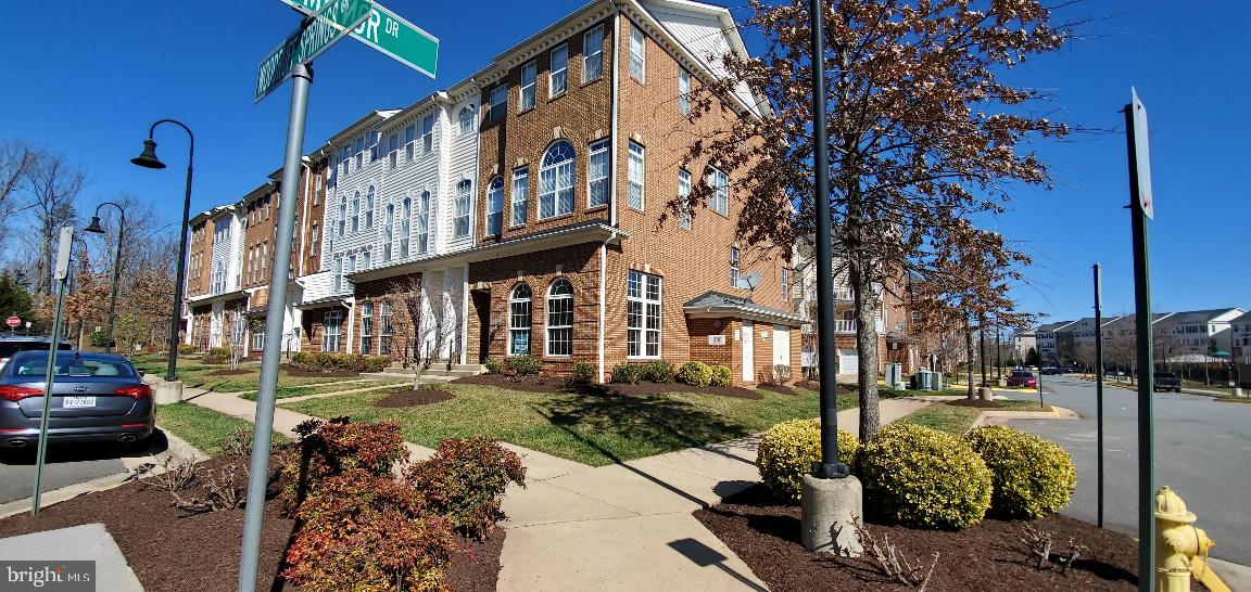 NICE AND CLEAN TWO BEDROOM TOWN HOME STYLE CONDO. WASHER AND DRYER ON BEDROOM LEVEL. TWO BATHROOMS ON UPPER LEVEL AND A HALF BATH ON MAIN LEVEL. HARDWOODS ON THE MAIN LEVEL AND CARPETING ON THE UPPER.... STONE TILE IN THE BATHROOMS . BEDROOMS ARE SPACIOUS WITH LOTS OF NATURAL LIGHT. MASTER BEDROOM AND SECOND BEDROOM LEADS OUT TO UPPER DECK. MAIN LEVEL HAS BEAUTIFUL NATURAL LIGHT WITH WOODEN BLINDS. GAS FIREPLACE IN A GREAT OPEN CONCEPT LIVING SPACE. COMMUNITY POOL WITH A LARGE TOT LOT. $60.00 APPLICATION FEE. ALL APPLICATIONS ON LINE. SECURITY DEPOSIT AND FIRST MONTH'S RENT AND IF APPLICABLE PET DEPOSIT OF $500.00 / SECURITY DEPOSIT IS $2,350.00 ALL APPLICATIONS ON LINE EXCELENT CREDIT A MUST!