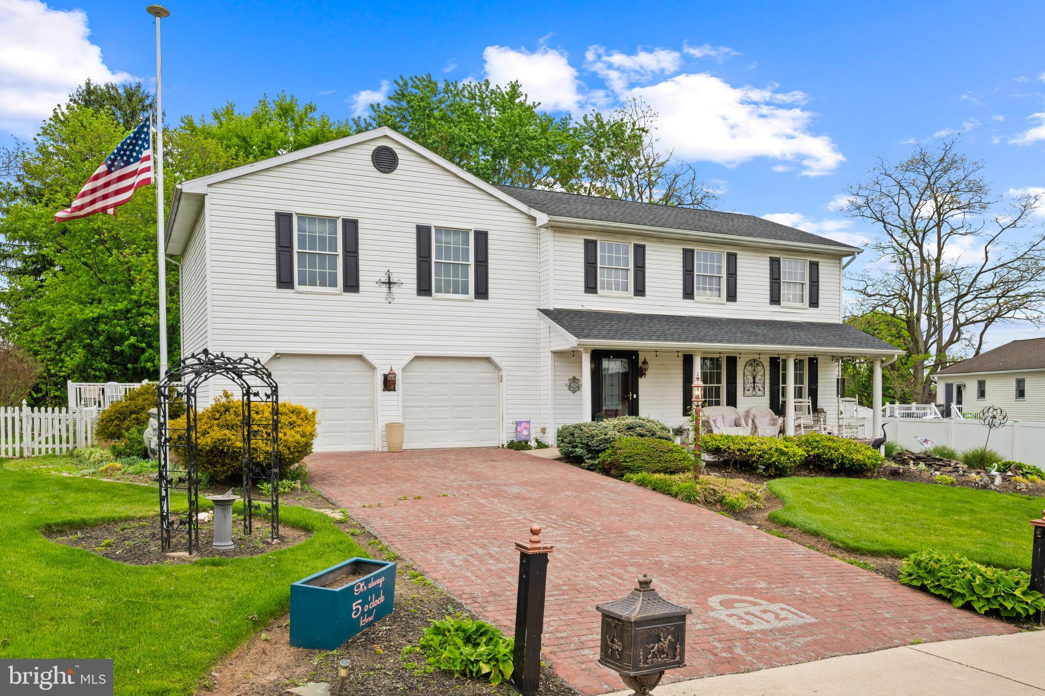 3121 PINEVIEW DRIVE