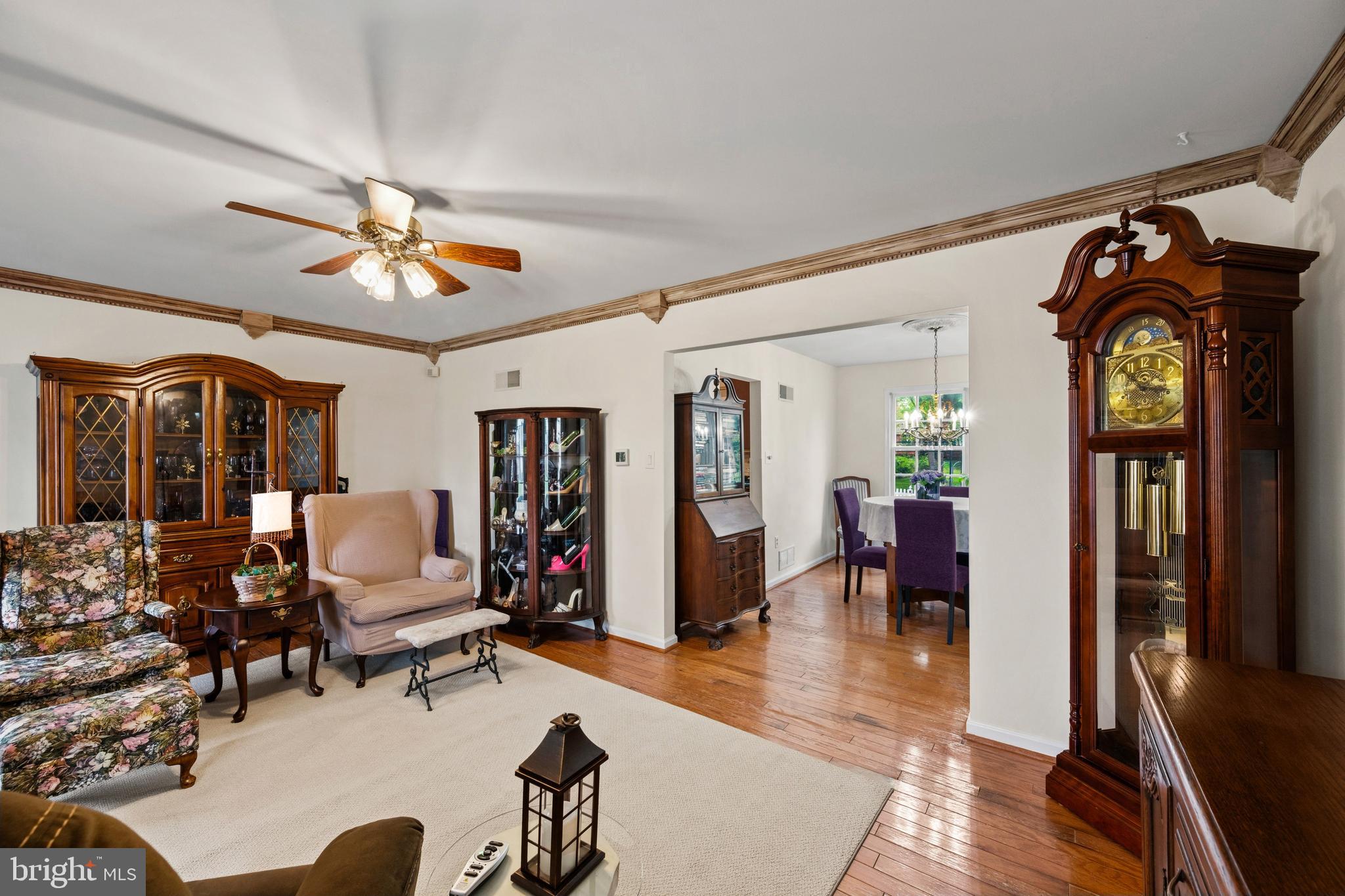 3121 PINEVIEW DRIVE