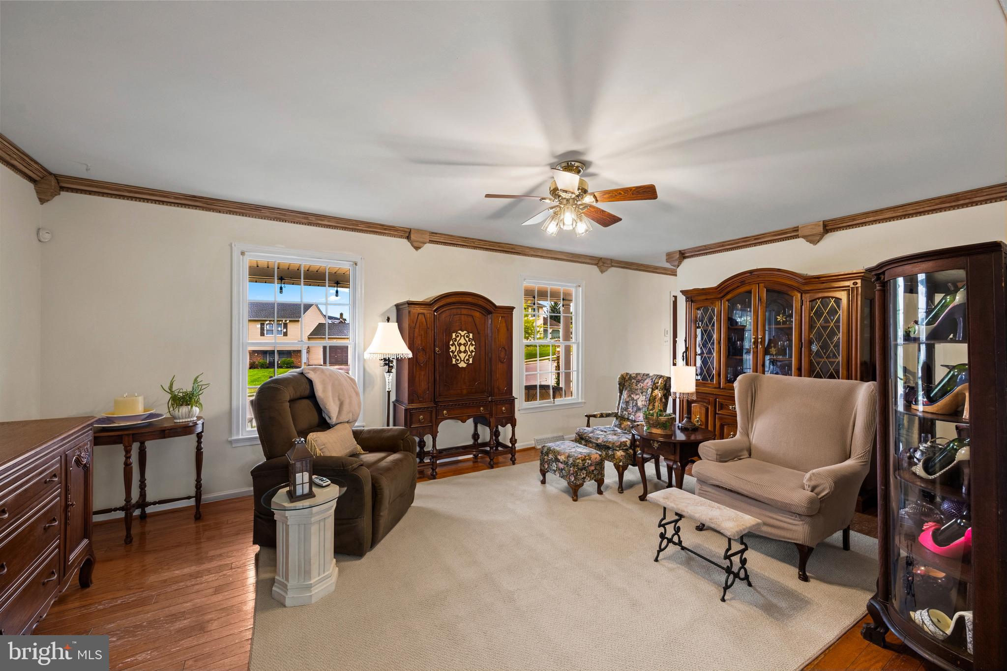 3121 PINEVIEW DRIVE