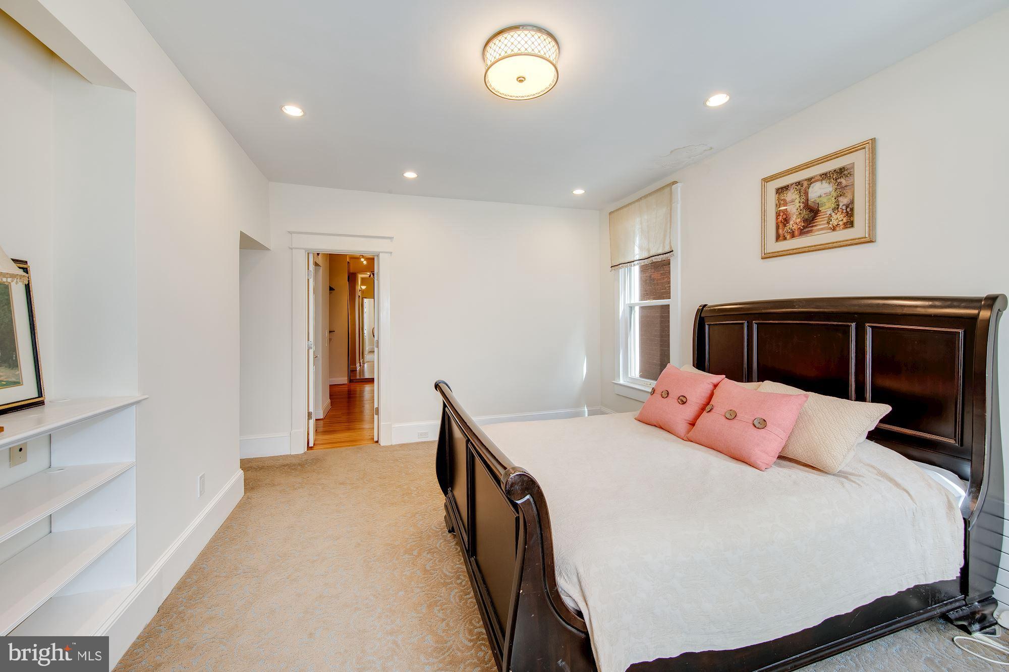 DUPONT CIRCLE - Residential