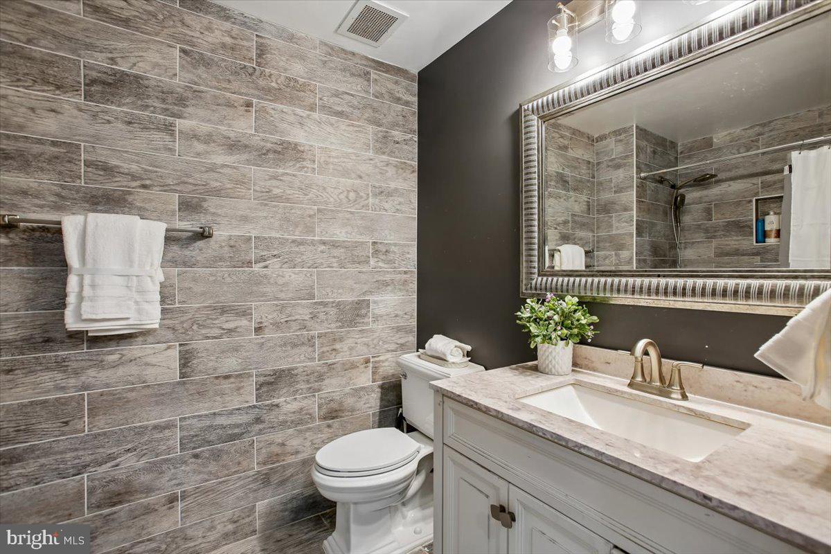 FAIRFAX - Residential