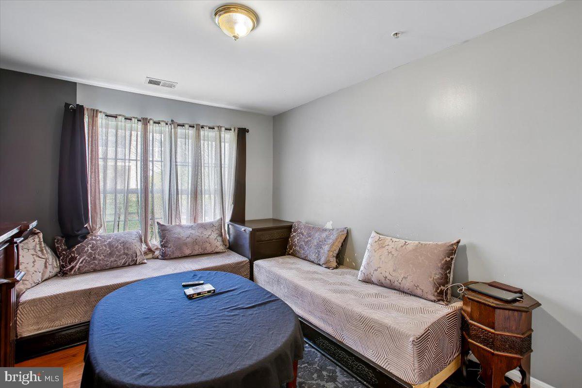 FAIRFAX - Residential