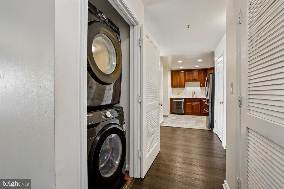 FAIRFAX - Residential