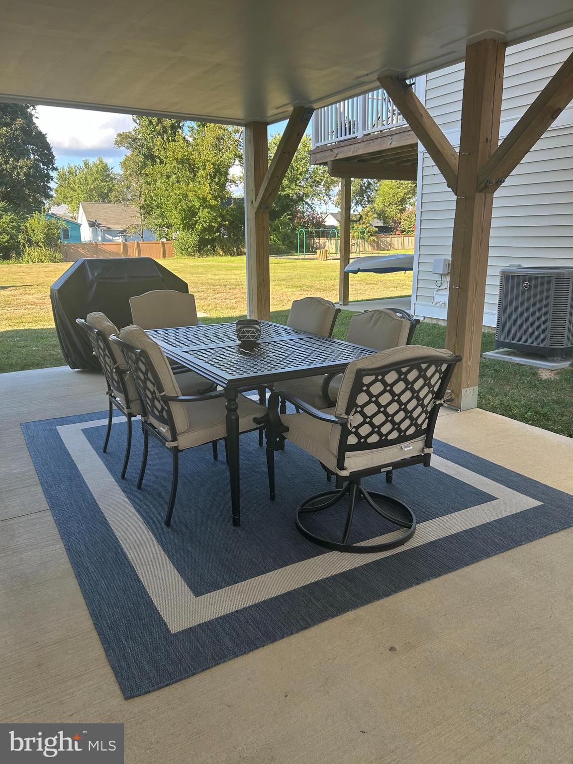 COLONIAL BEACH - Residential