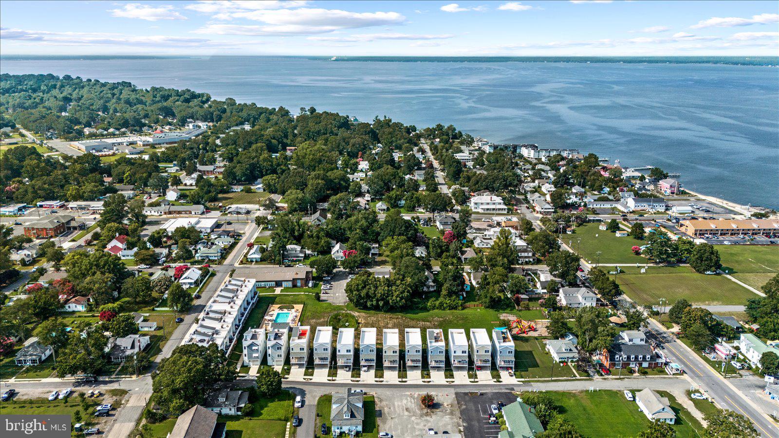 COLONIAL BEACH - Residential