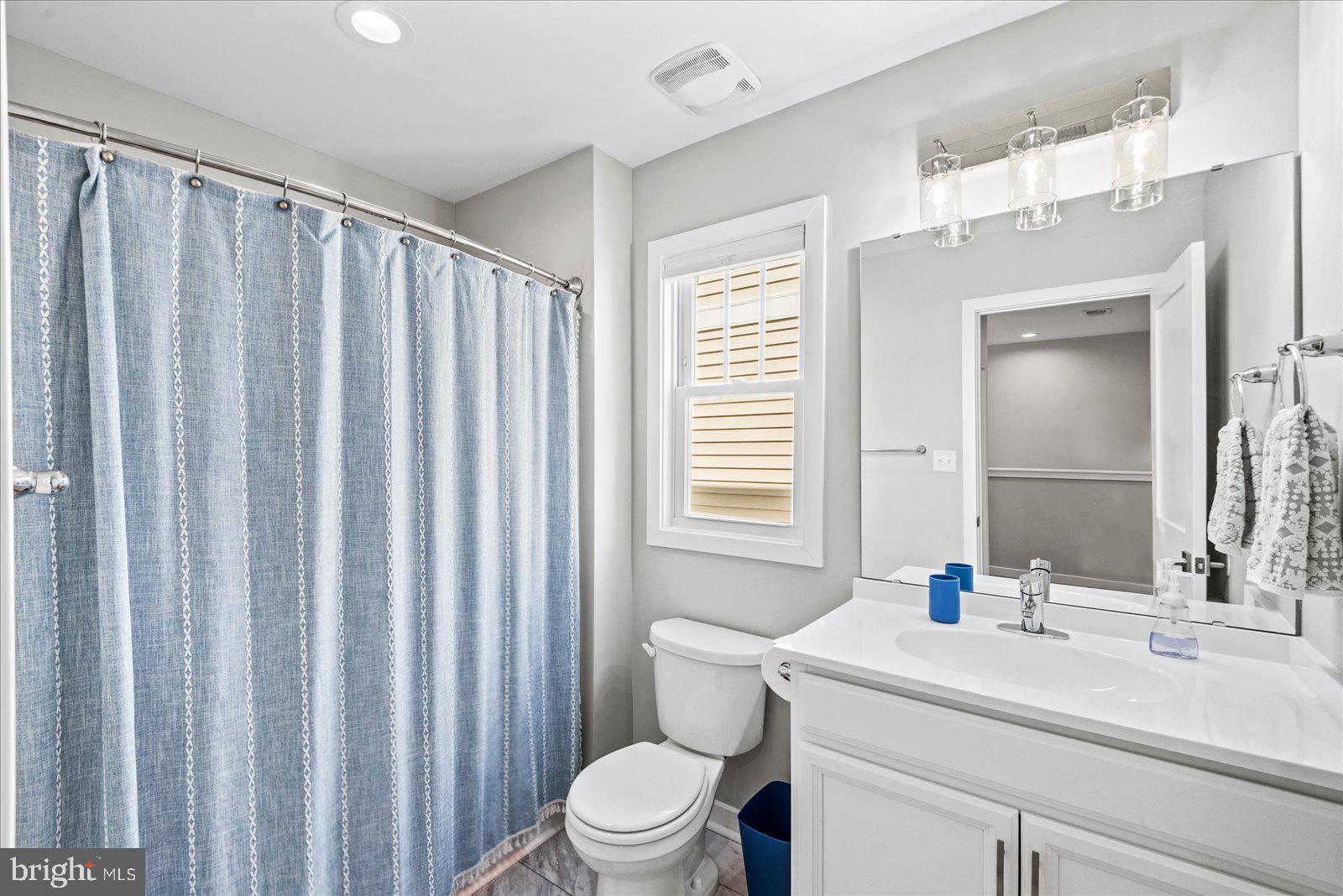 COLONIAL BEACH - Residential