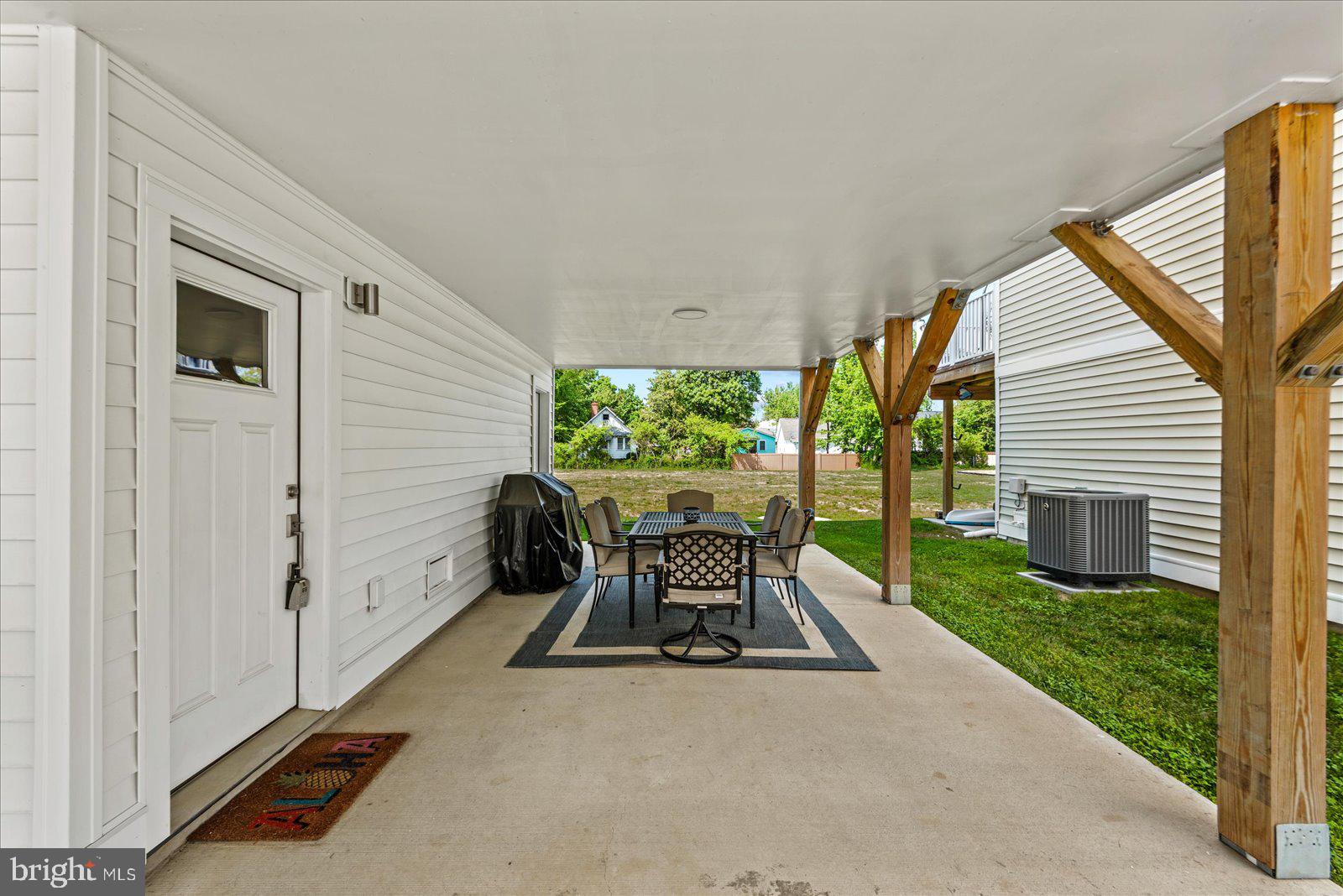 COLONIAL BEACH - Residential