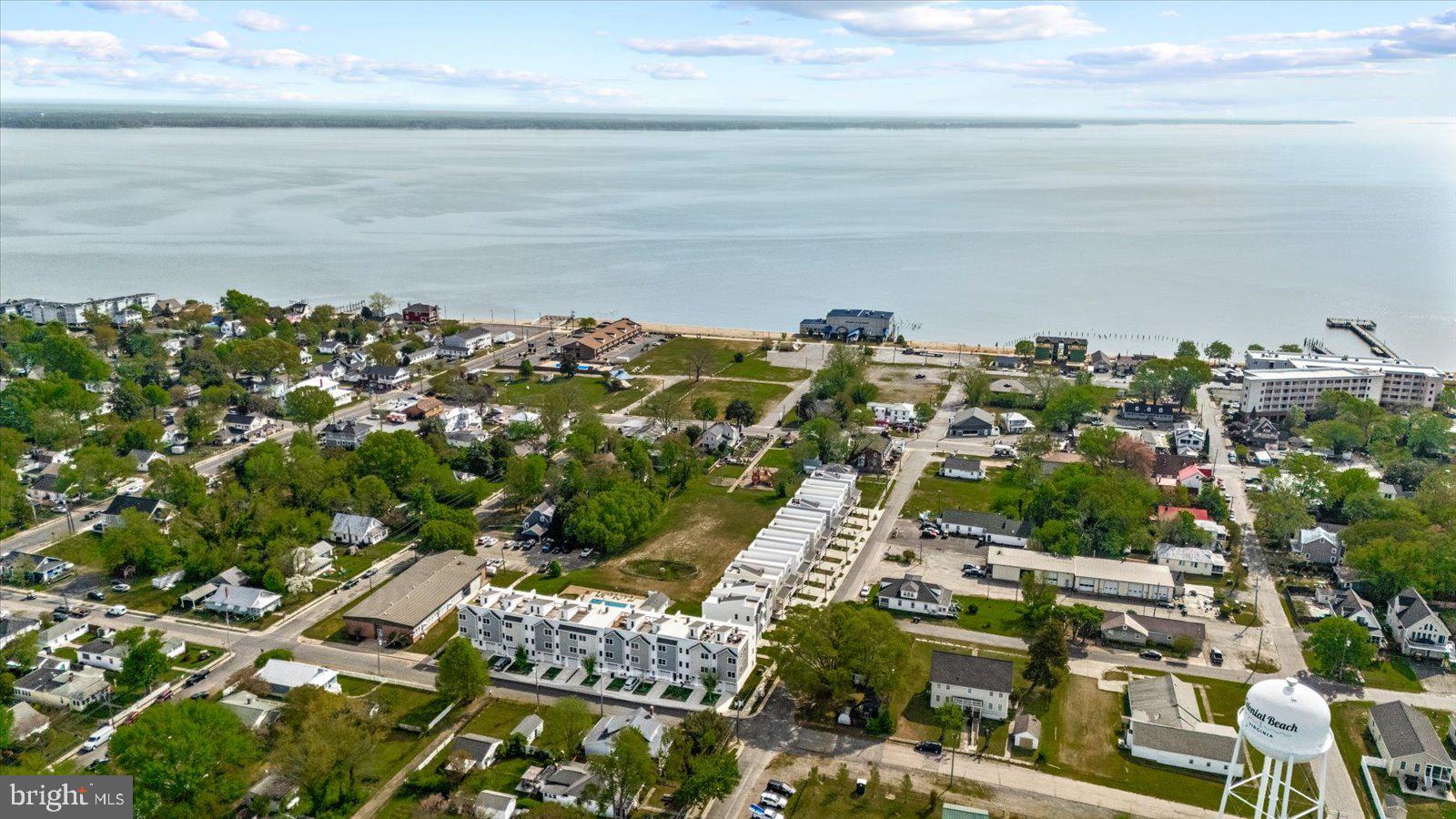 COLONIAL BEACH - Residential