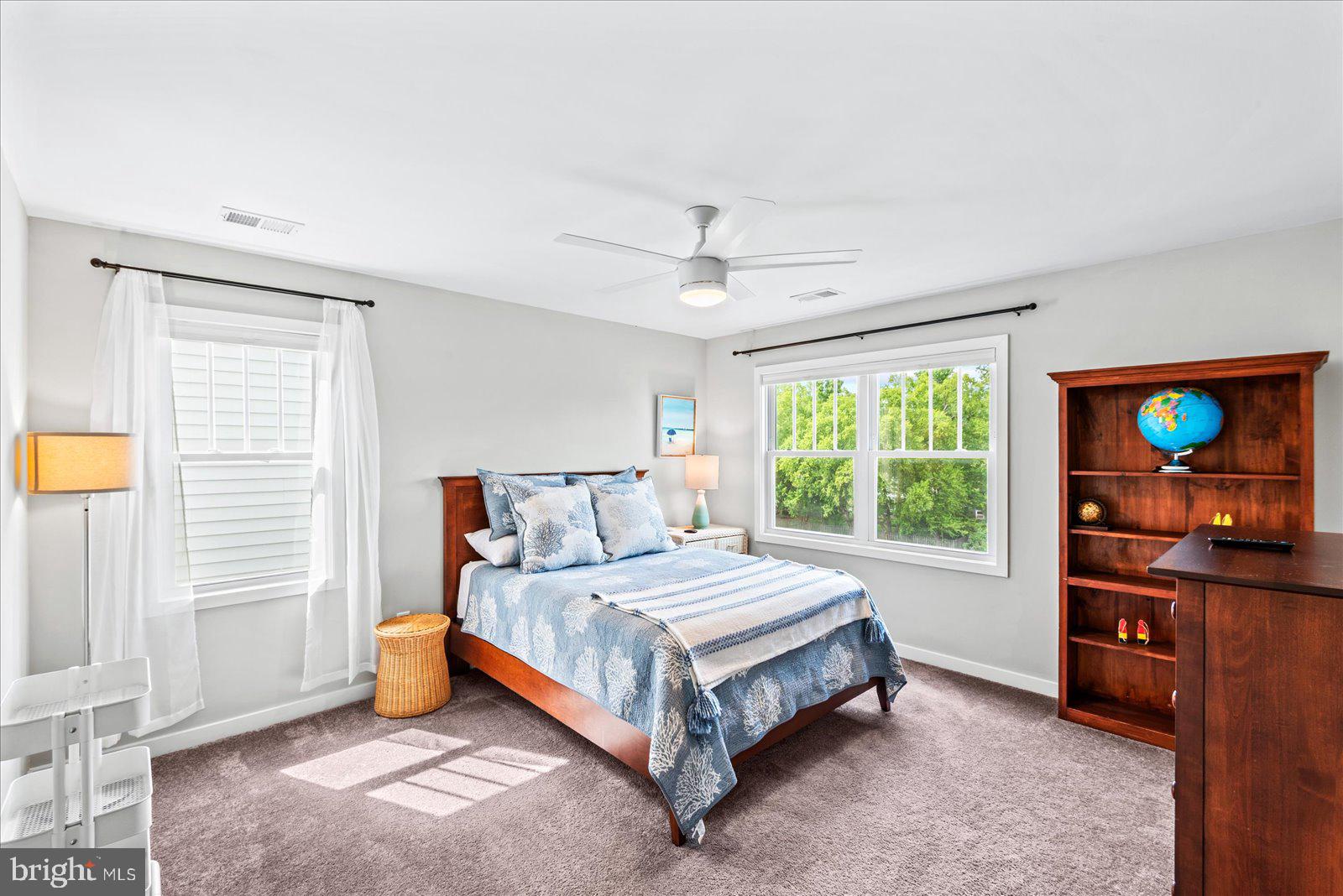COLONIAL BEACH - Residential