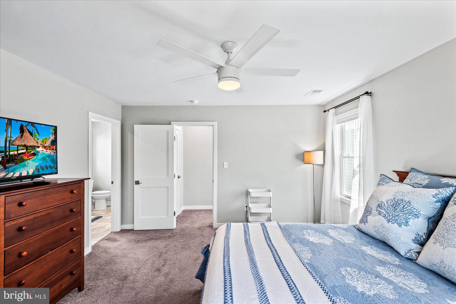 COLONIAL BEACH - Residential