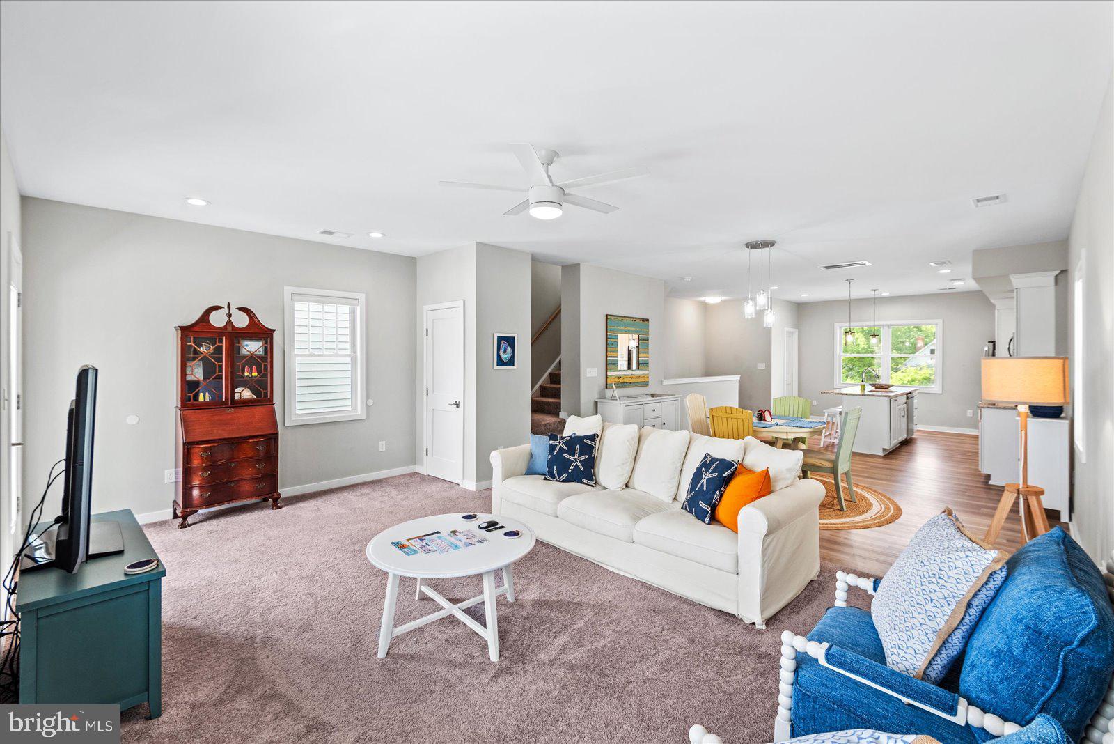 COLONIAL BEACH - Residential