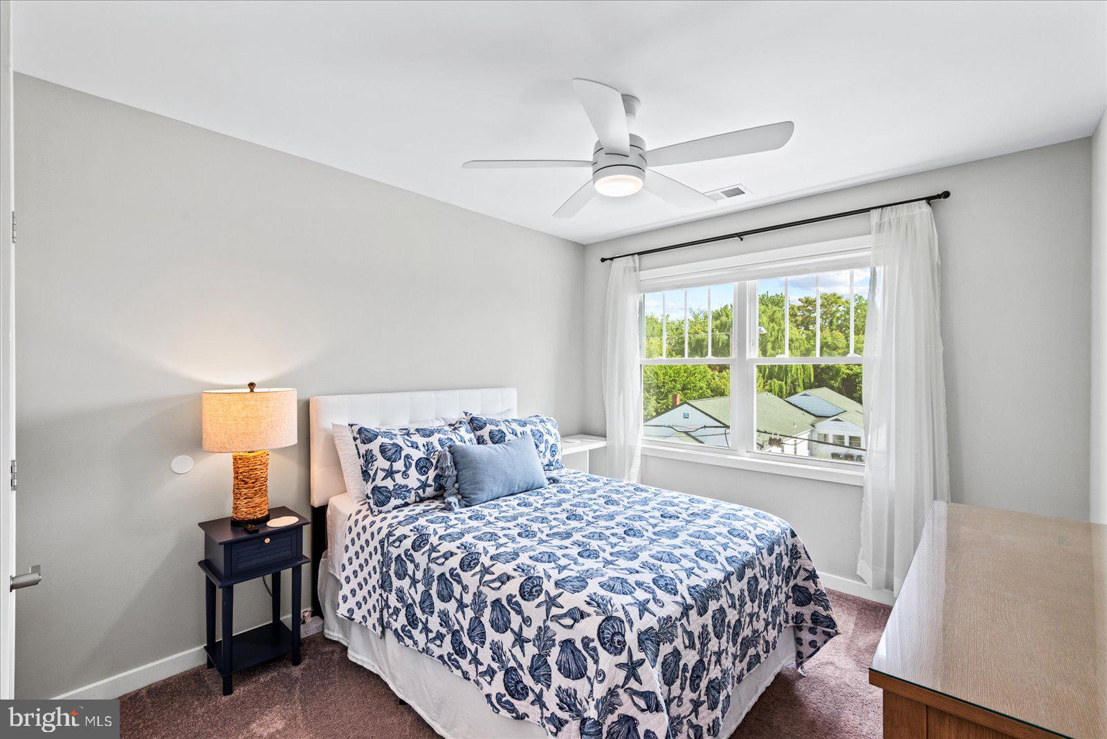 COLONIAL BEACH - Residential