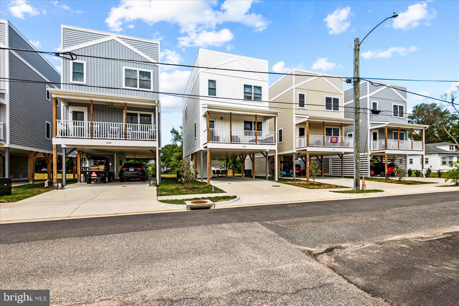 COLONIAL BEACH - Residential