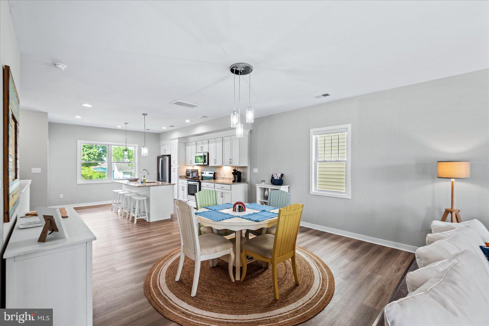 COLONIAL BEACH - Residential