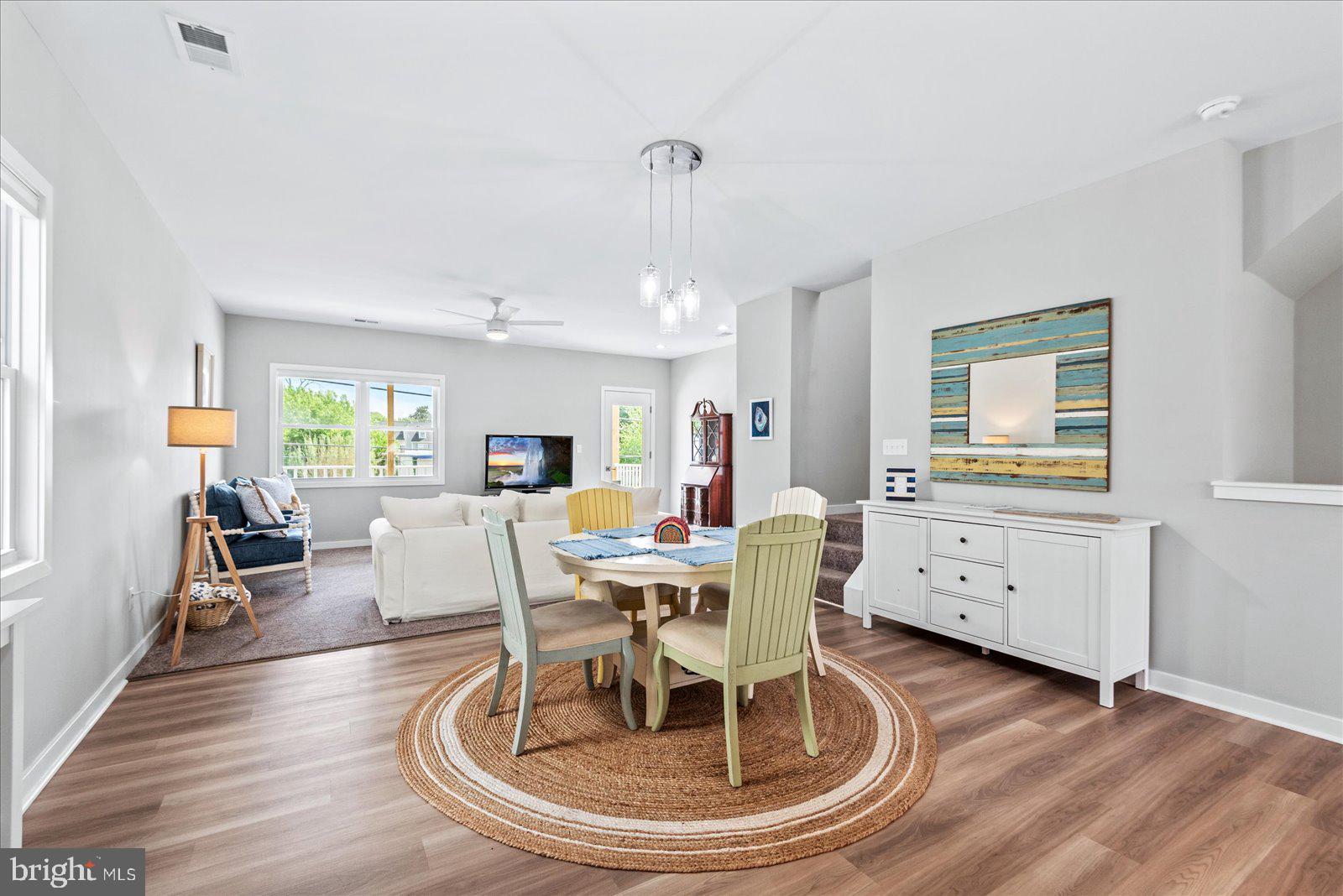 COLONIAL BEACH - Residential