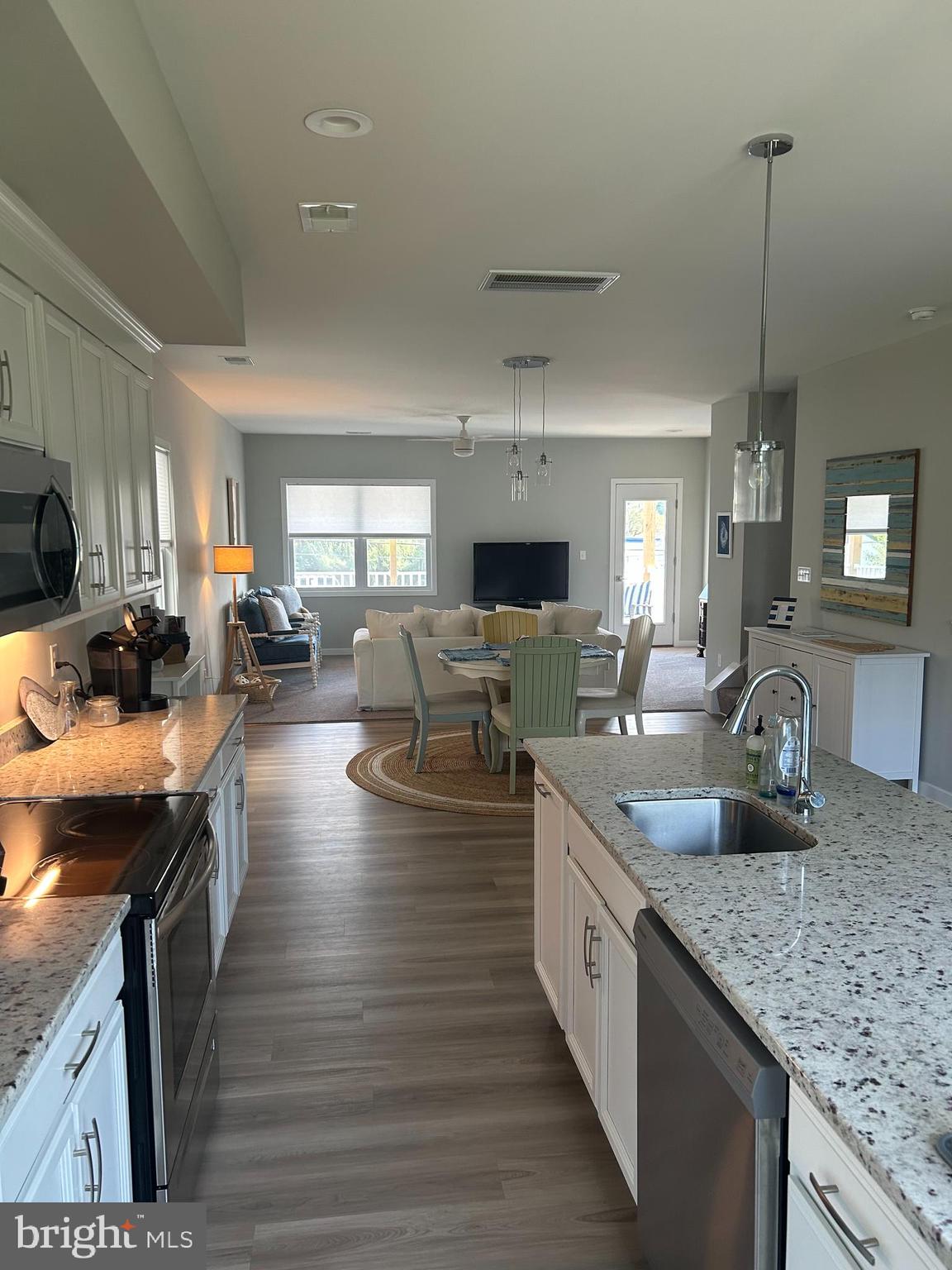 COLONIAL BEACH - Residential