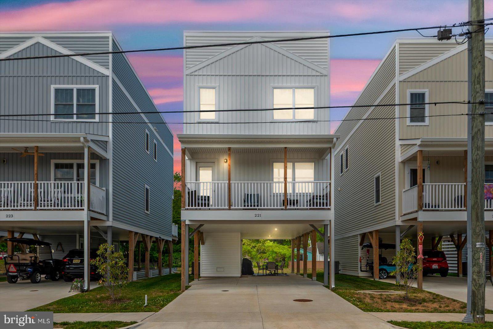 COLONIAL BEACH - Residential