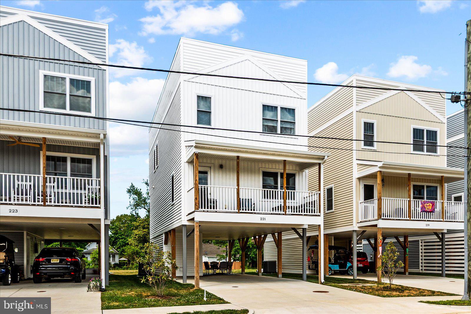 COLONIAL BEACH - Residential