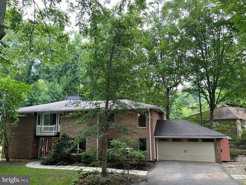 Photo of 8517 WHITTIER BLVD, BETHESDA, MD 20817 (MLS # MDMC2099718) Photo of 8517 WHITTIER BLVD, BETHESDA, MD 20817 (MLS # MDMC2099718)
