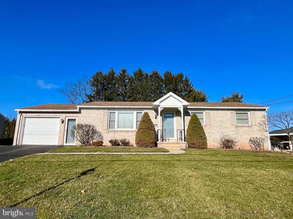 Photo of 3 James Circle, Denver, PA 17517 (MLS # PALA2045448)
